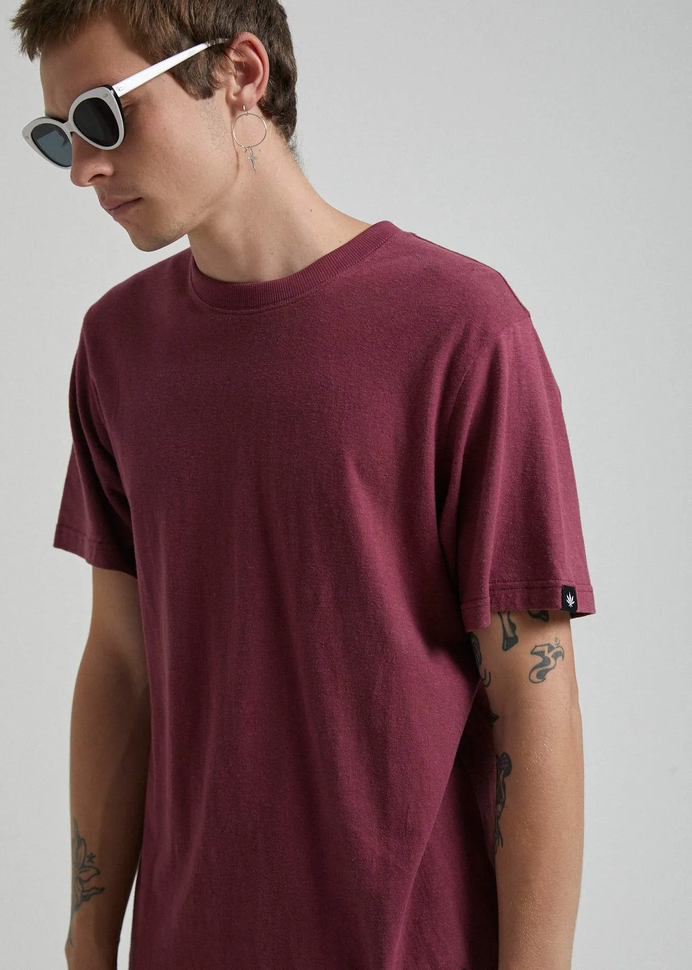 Afends Mens New Order - Hemp Retro Fit Tee - Port