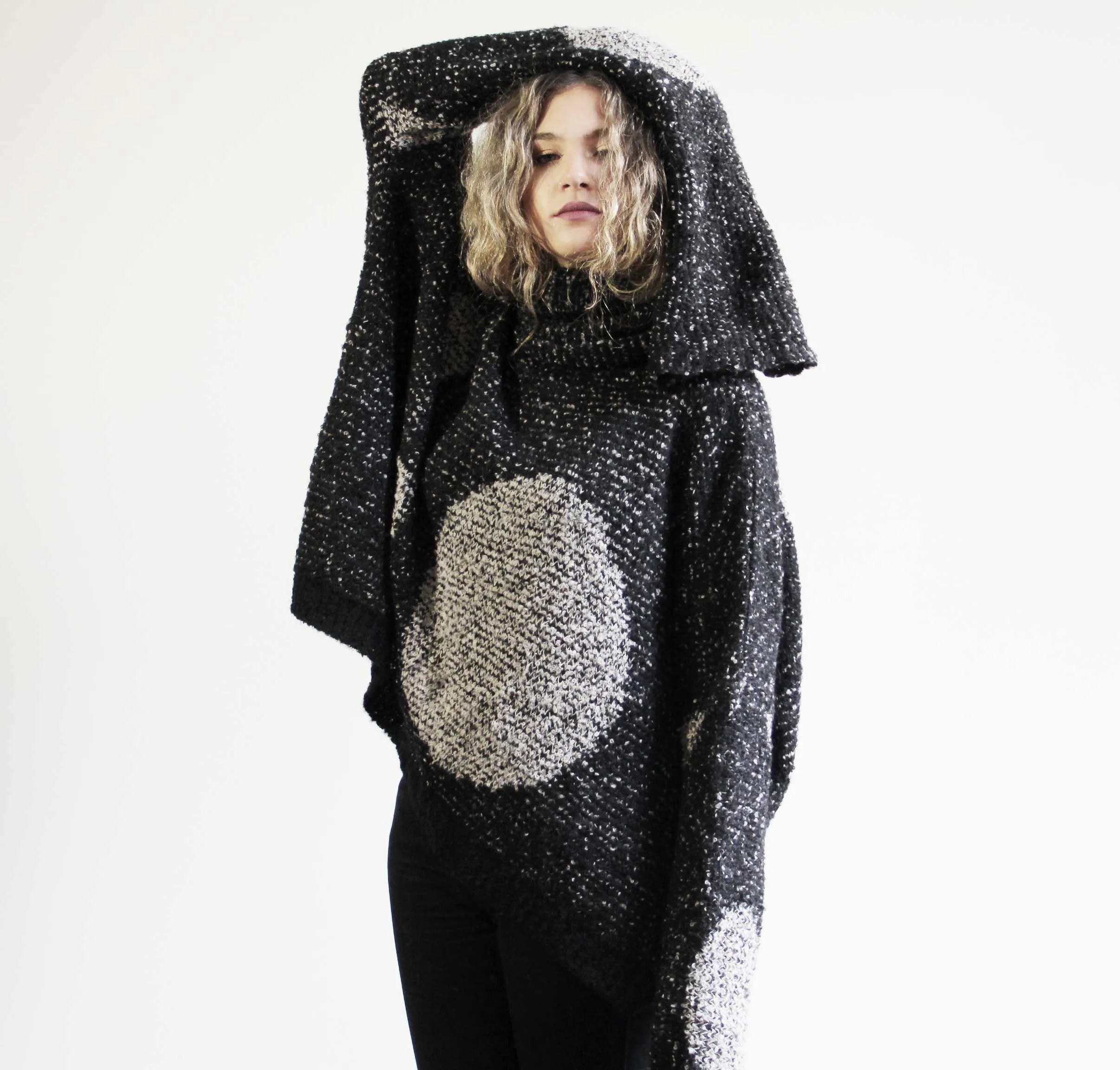 Over size spot sweater (Alpaca) - Black/White