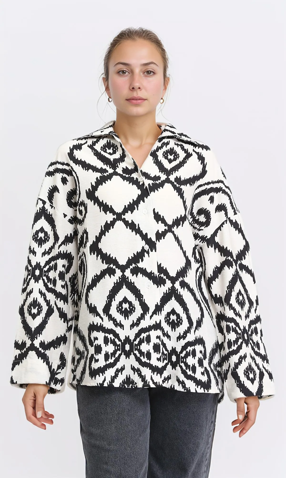 R206506 - Open V-Neck Patterned Shirt - Black & Off-White